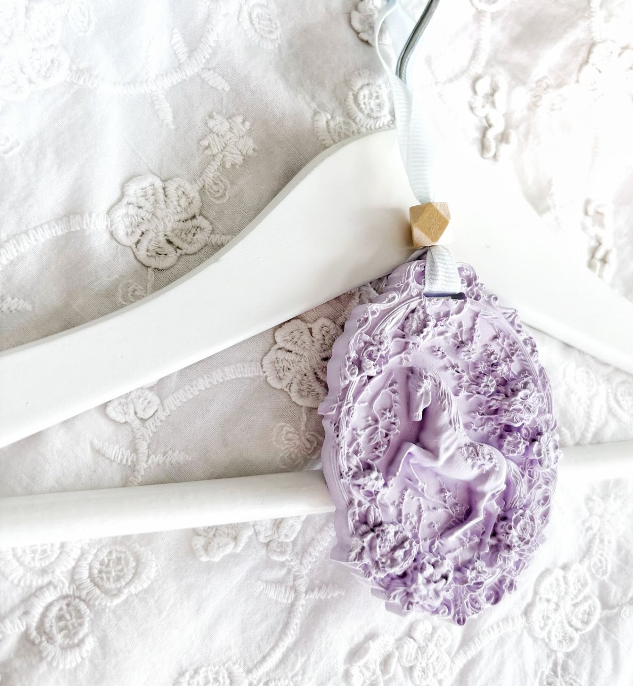 Pendente Cavalo com flores